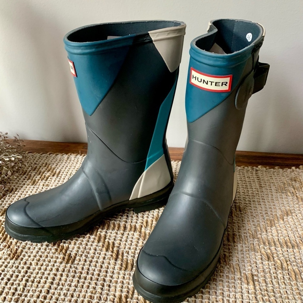 Hunter Blue and Gray Boots - SZ 6